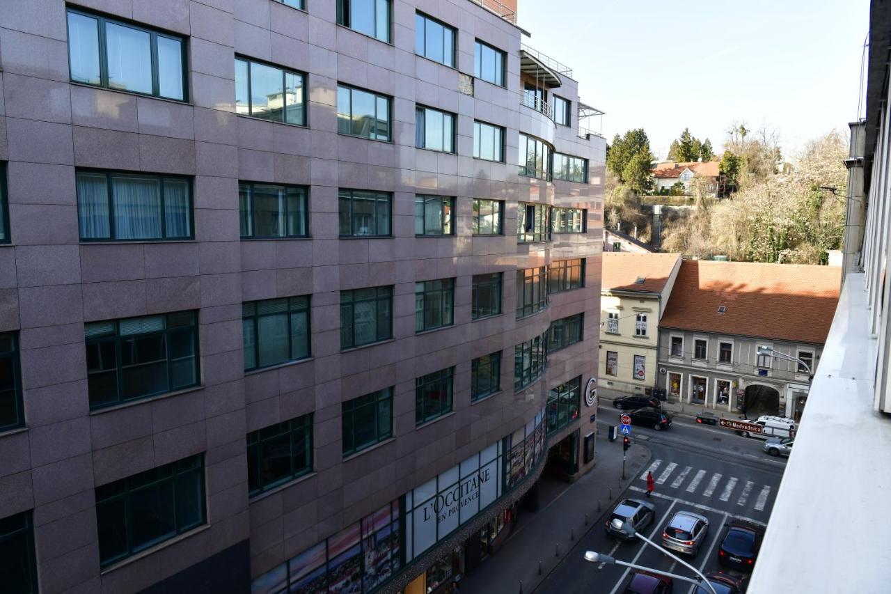 Larissa Zagreb
