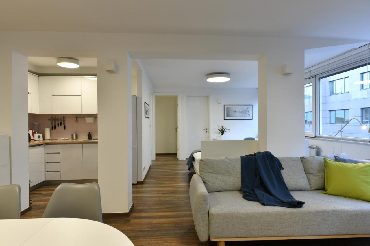 Larissa Apartment
